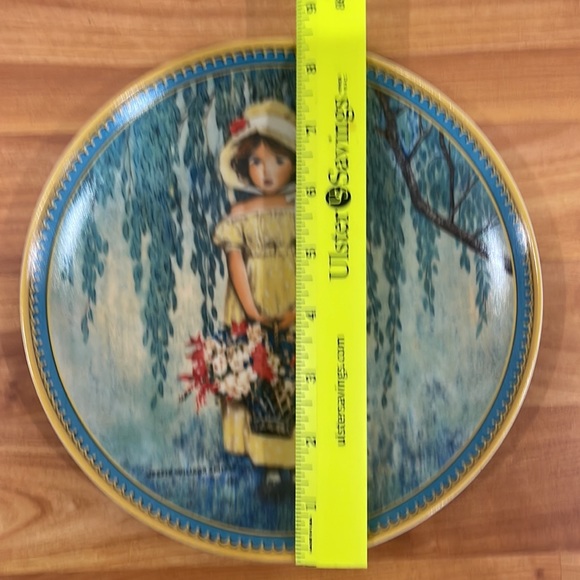 Collectible “Easter” Plate of Girl in Yellow Dress - Picture 4 of 4